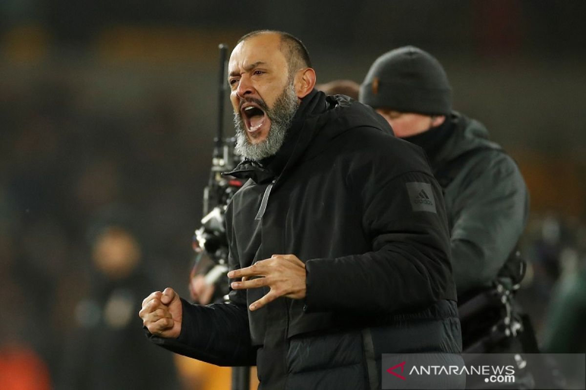 Wolves resmi perpanjang kontrak manajer Nuno Santo