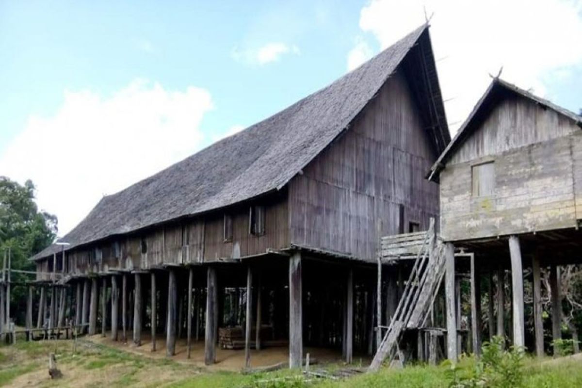 Rumah Betang terbakar, DAD Kapuas Hulu ajak masyarakat bantu korban