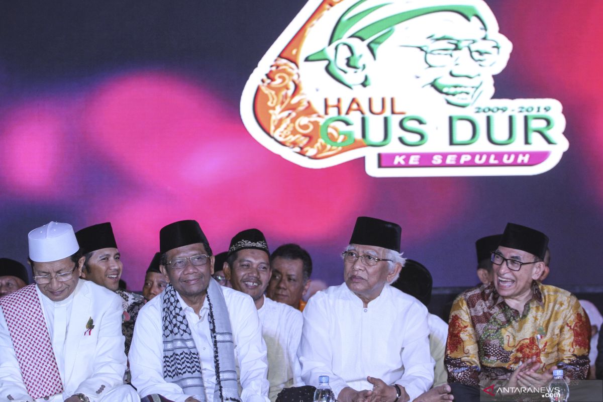 Gus Mus ingatkan Mahfud MD soal jabatan