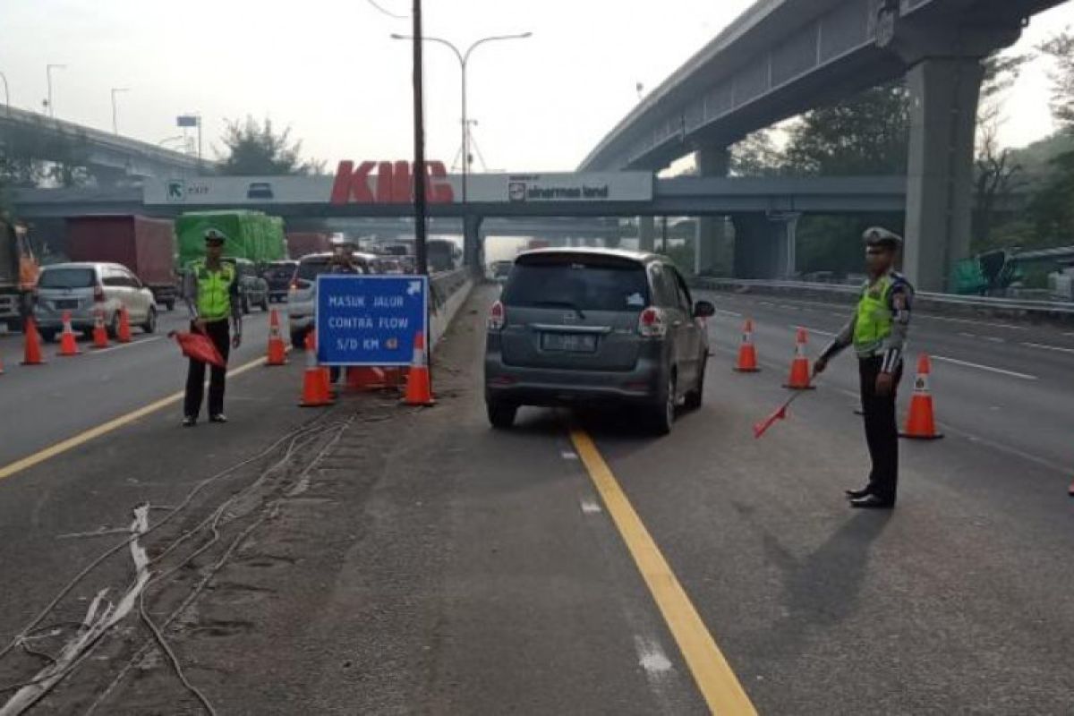 PT Jasa Marga berlakukan "contra flow" 14 km arah Jakarta Sabtu pagi