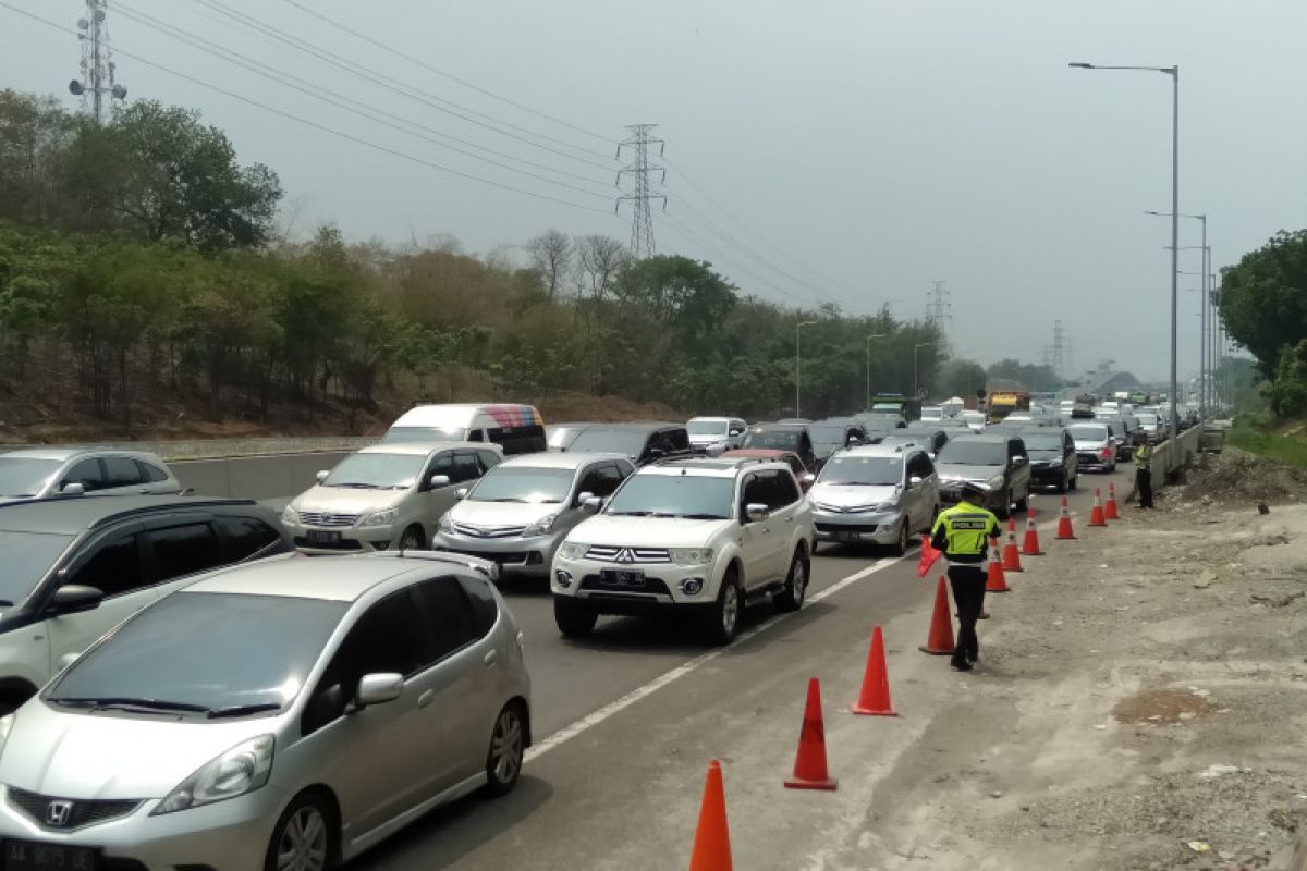 Volume kendaraan keluar Jakarta naik jelang larangan mudik