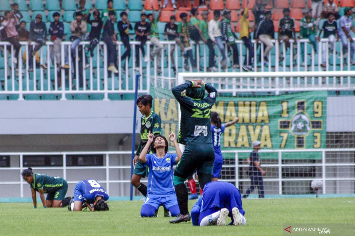 Pelatih Persib putri, Iwan Bastian harap gelar juara menular ke Persib senior