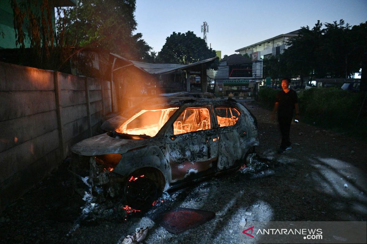 Pengusaha bakso Pekanbaru hilang misterius menyisakan mobil terbakar