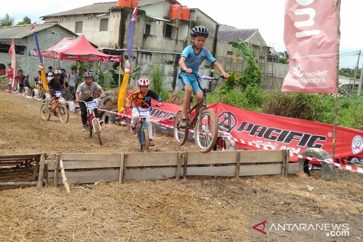 Karang Taruna Gabek Dua-ISSI Babel gelar Kejuaraan Balap Sepeda Mini Cross BMX