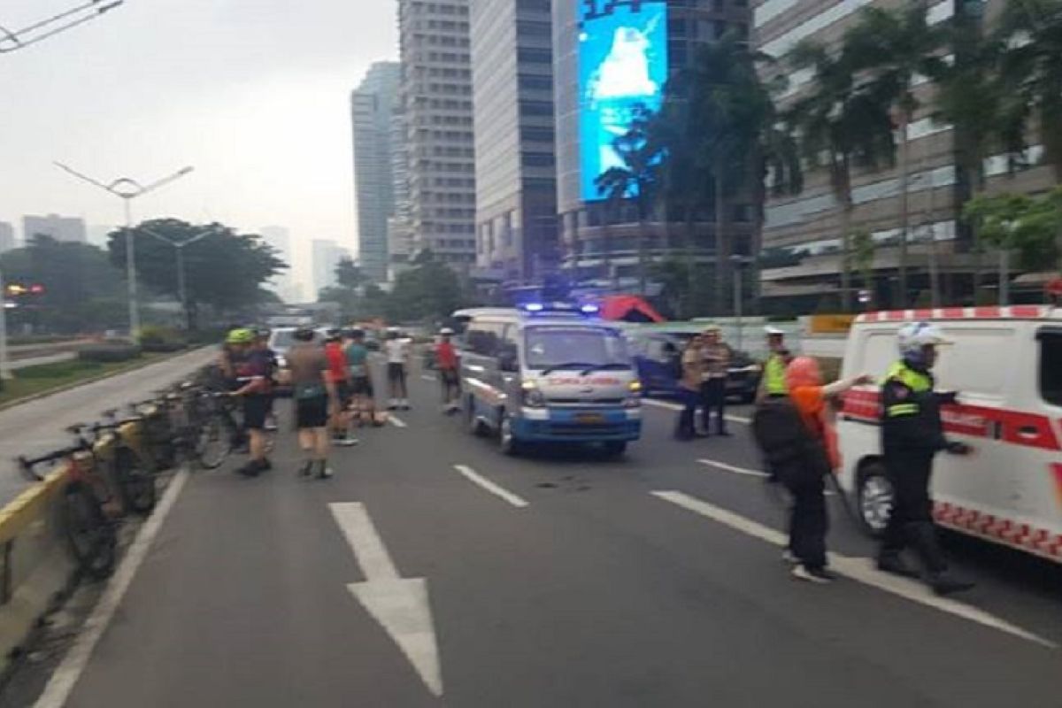 Tujuh pesepeda terluka akibat ditabrak minibus di Jalan Sudirman