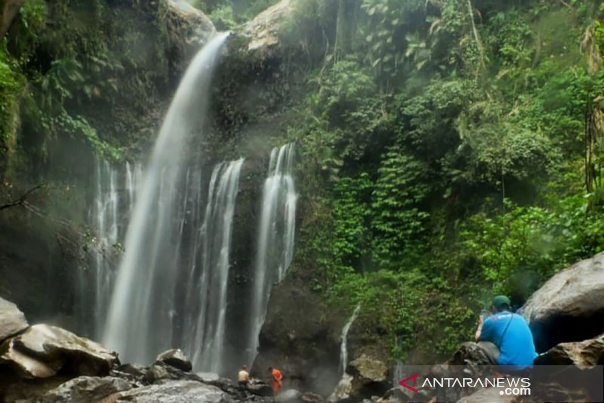 Dua wisatawan terseret arus di air terjun Coban Cinde Malang