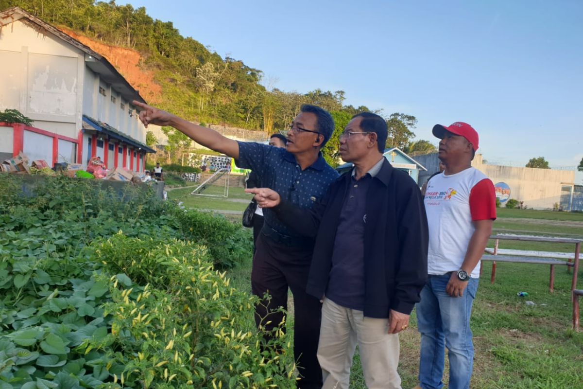 Kemenkumham Papua tinjau lokasi kaburnya enam napi LP Doyo