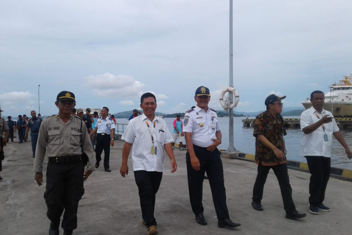 Angkutan Natal dan Tahun Baru berjalan lancar di Pelabuhan Murhum Baubau