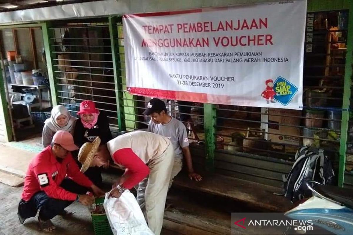 PMI salurkan bantuan untuk korban kebakaran di Pulau Sebuku