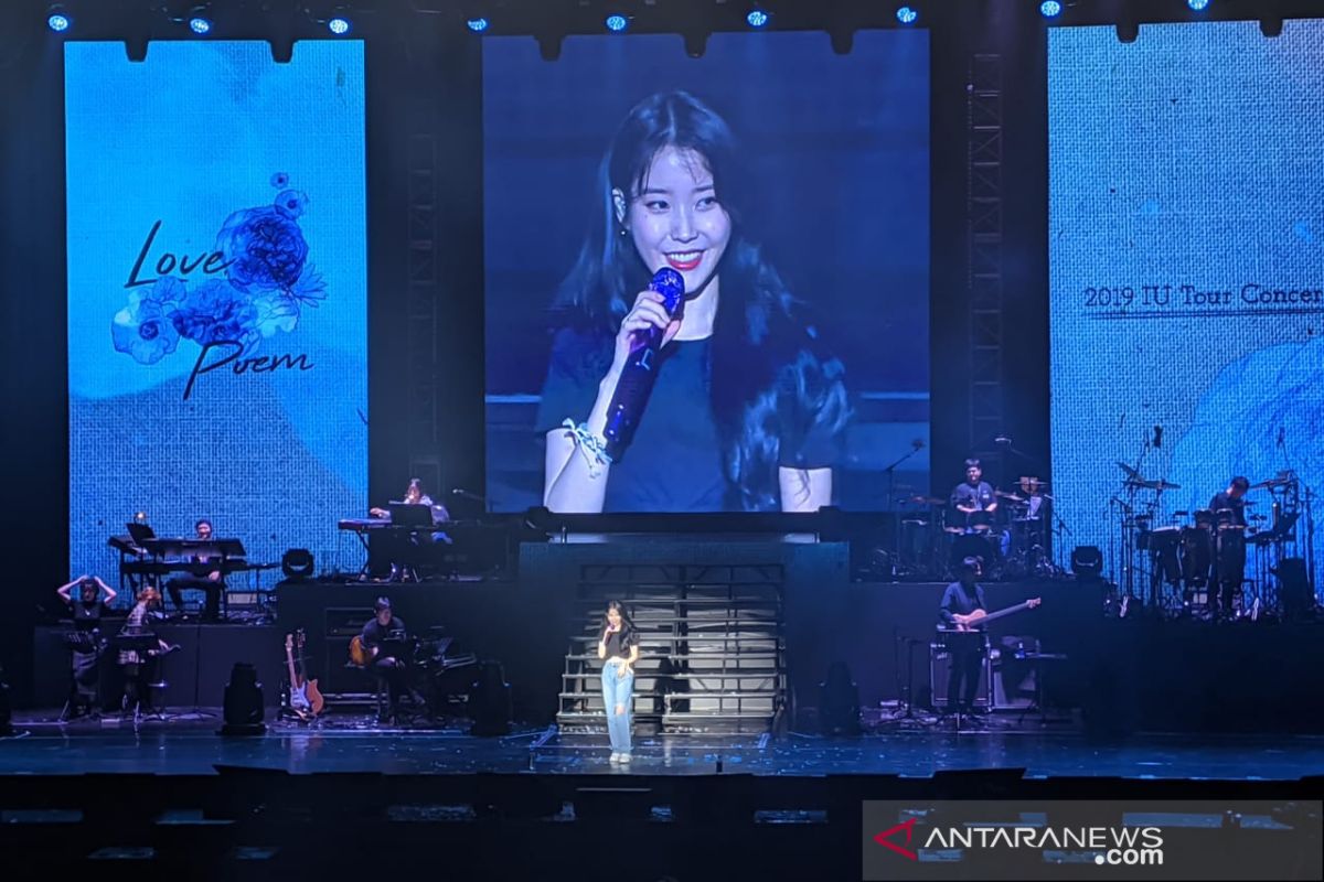 "Love Poem", konser perdana IU di Jakarta dengan rasa musikal