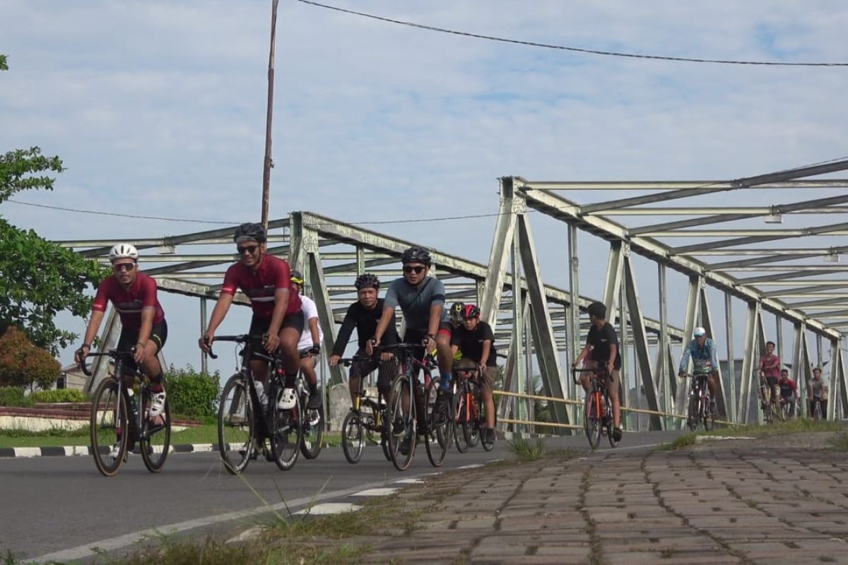 Ratusan pesepeda ikuti  Last Sunday Ride 2019 di Padang