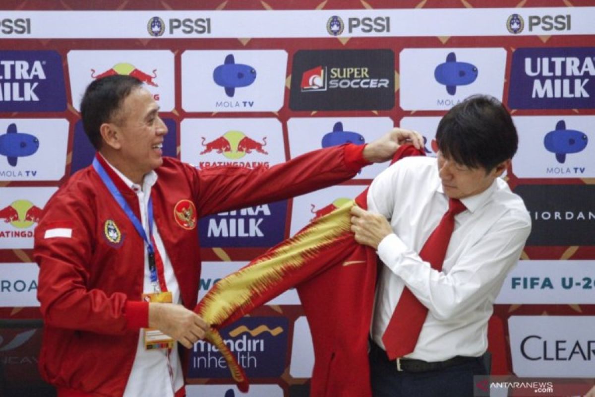 Indonesians urged to support Garuda squad's new coach Shin Tae-yong