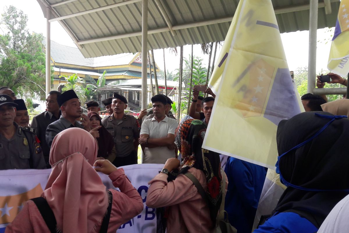 PMII Langkat-Binjai berharap Pemkab dan DPRD tutup ternak babi dan galian C tanpa izin