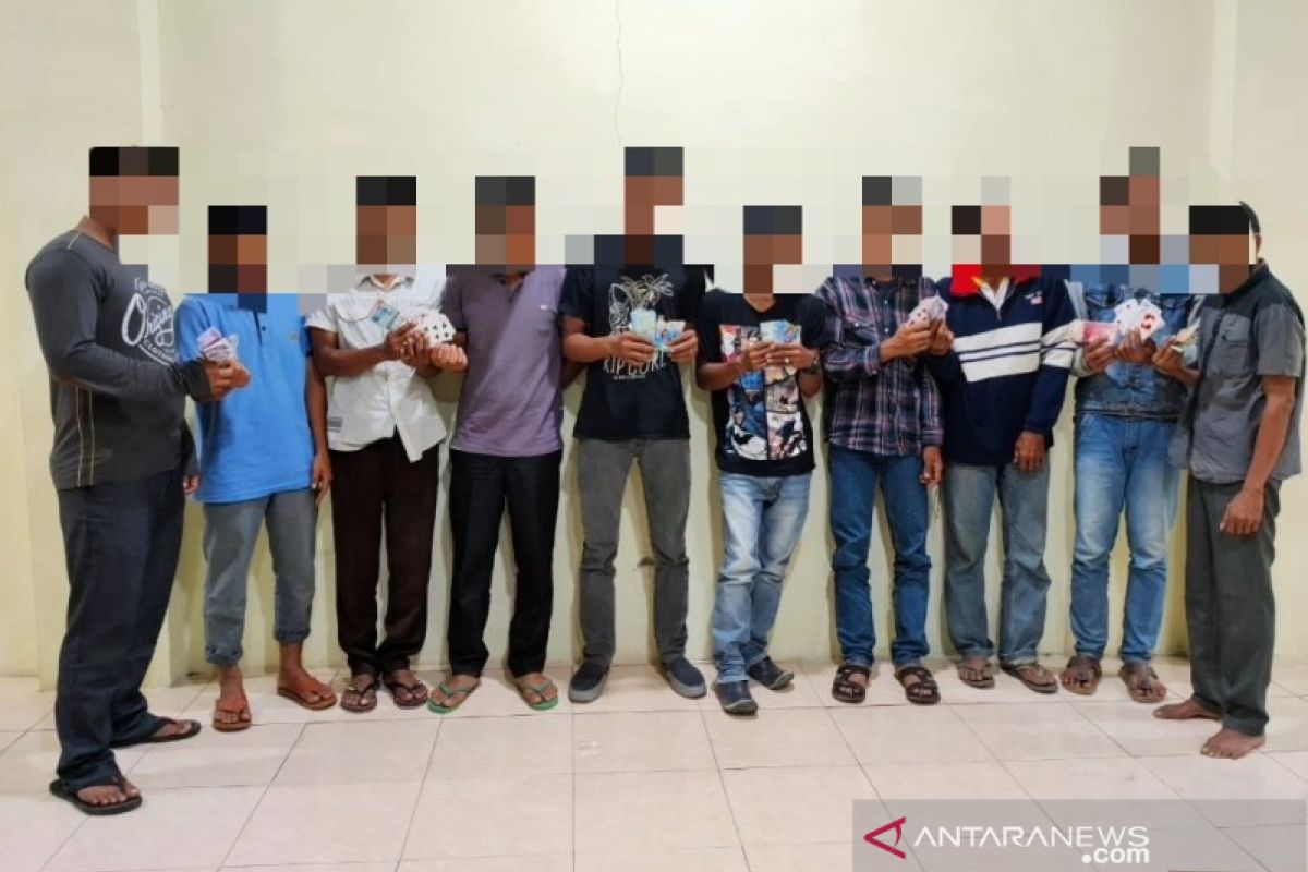 Tujuh petani dan tiga warga di Nagan Raya ditangkap saat main judi