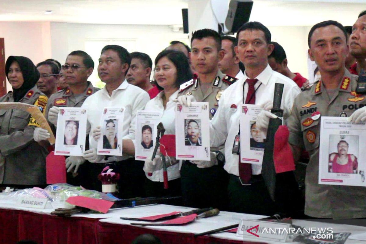 Polrestabes Surabaya tembak mati 11 penjahat selama delapan bulan