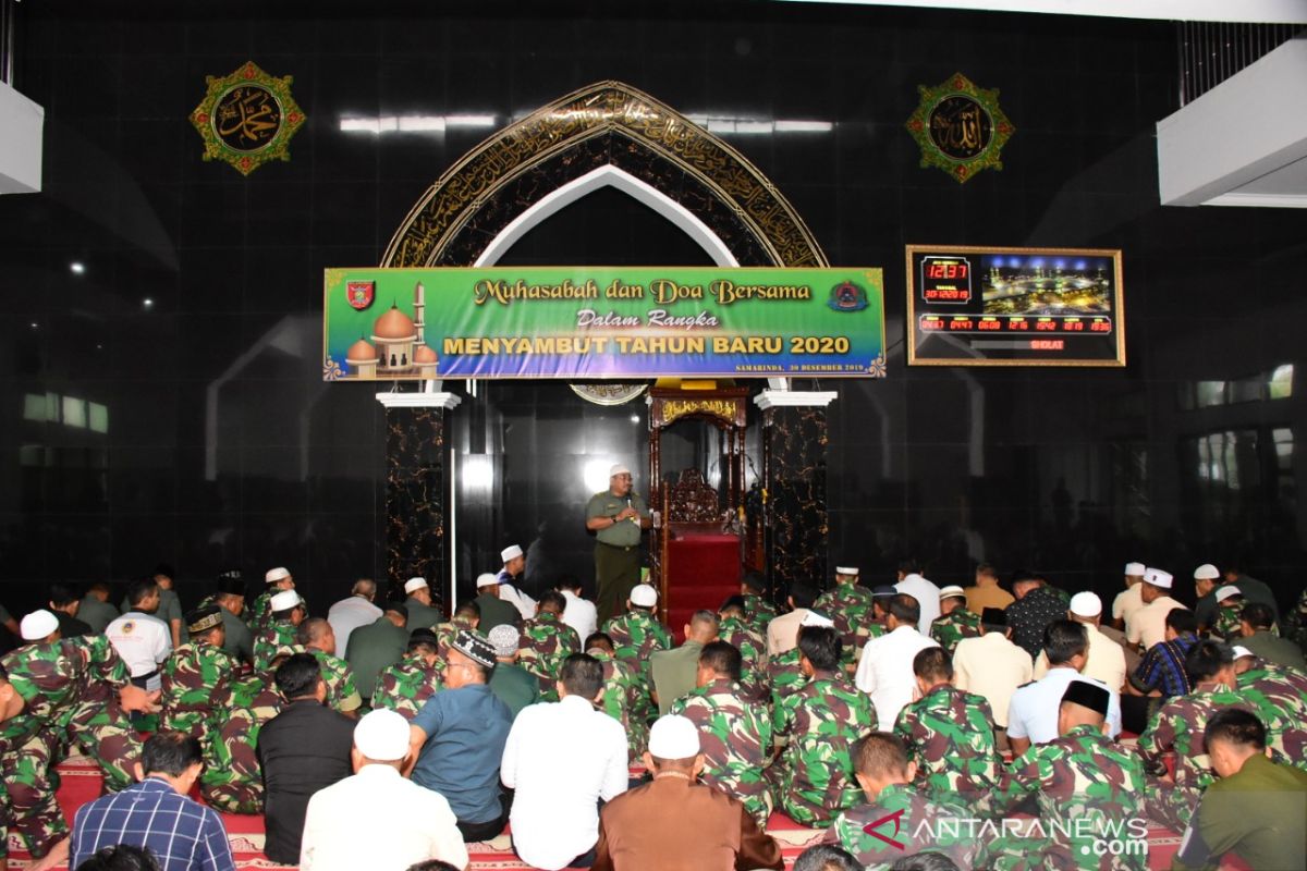 Doa Bersama Warnai Acara Tutup Tahun Ala Korem 091/ASN