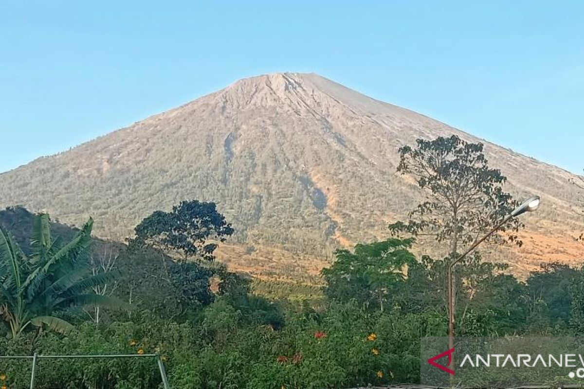 BTNGR hentikan pendakian Gunung Rinjani Lombok