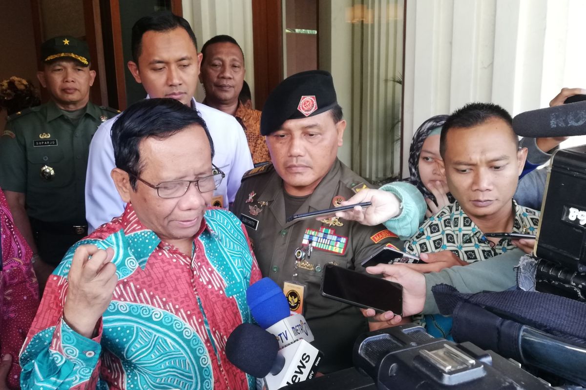 Jaringan telekomunikasi aman mandiri, Mahfud: TNI-Polri sudah punya