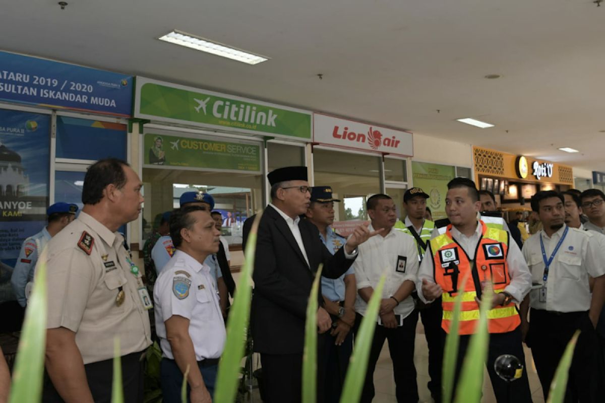 Gubernur pantau Bandara SIM