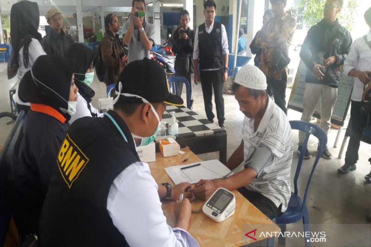 BNNK Temanggung lakukan tes urine pengemudi angkutan