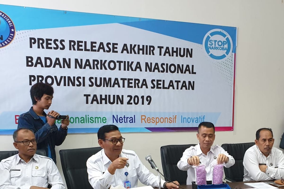 BNNP Sumsel amankan  ribuan butir pil ektasi untuk Tahun Baru