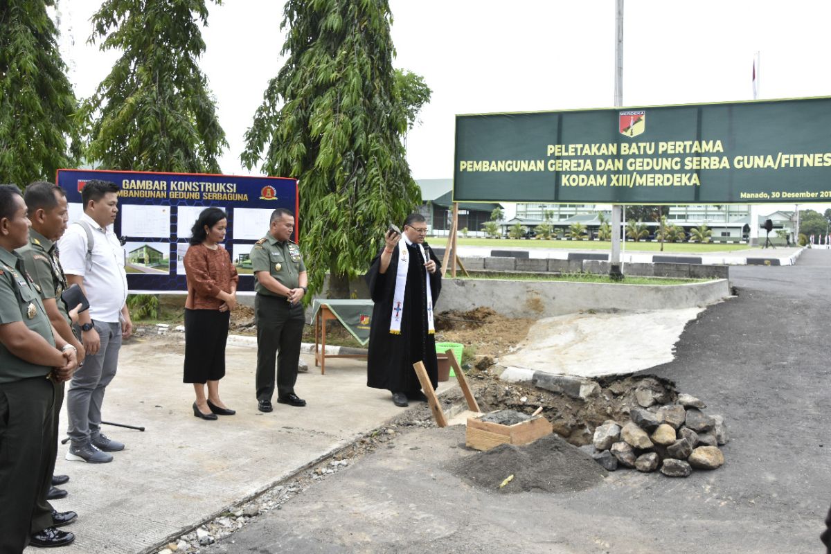 Pangdam XIII/Merdeka lakukan peletakkan batu pertama pembangunan Gereja