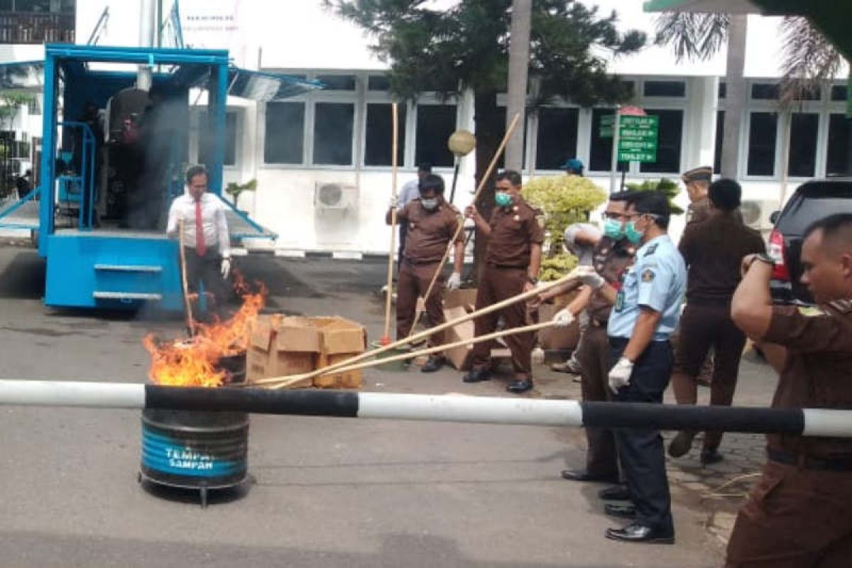 Kejari Kota Semarang musnahkan  berbagai jenis narkotika