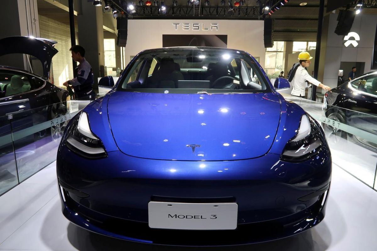 Tesla mulai kirim Model 3 yang dibangun di China