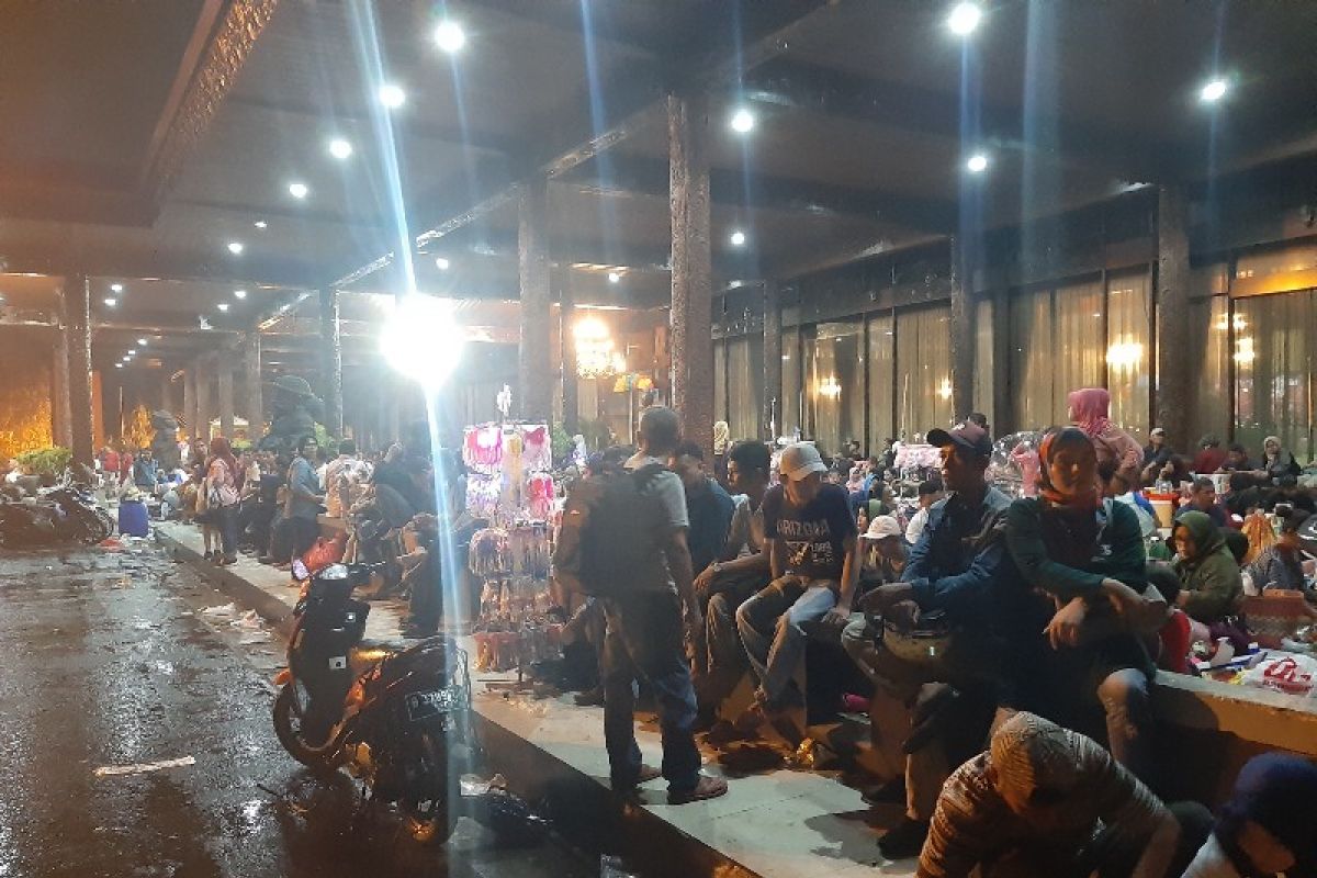 TMII diguyur hujan pada malam Tahun Baru 2020