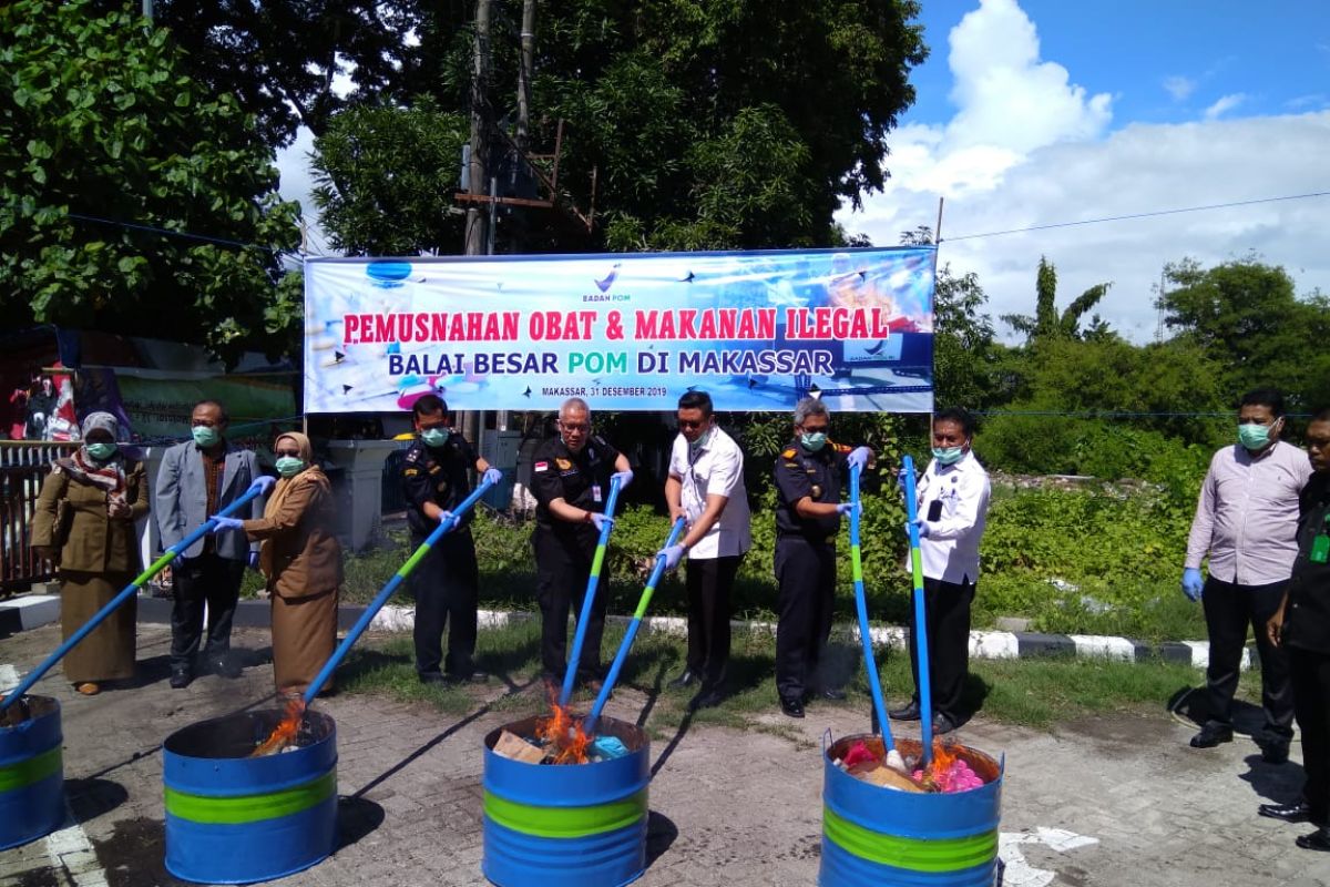 BBPOM Makassar musnahkan ribuan obat dan makanan ilegal senilai Rp1,4 miliar