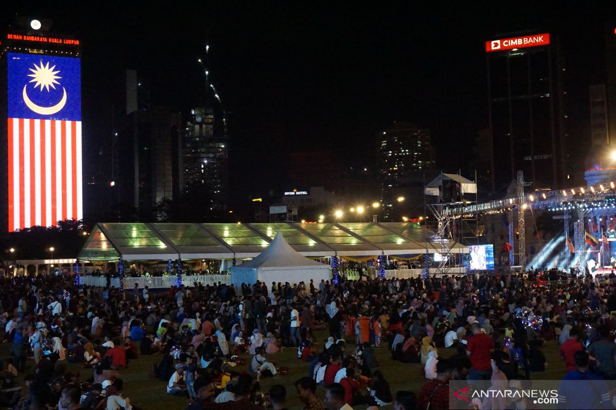 Mahathir hadiri Tahun Baru di Dataran Merdeka