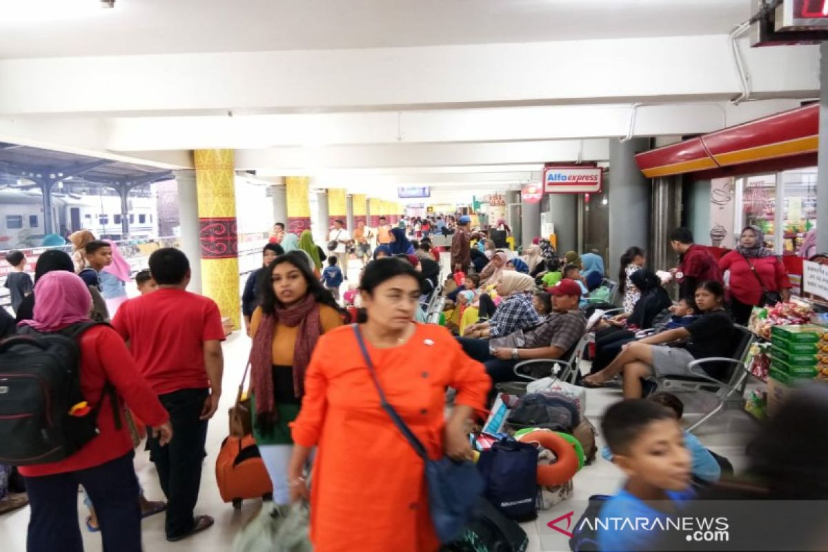 Jumlah penumpang kereta api di Sumut melonjak di akhir tahun