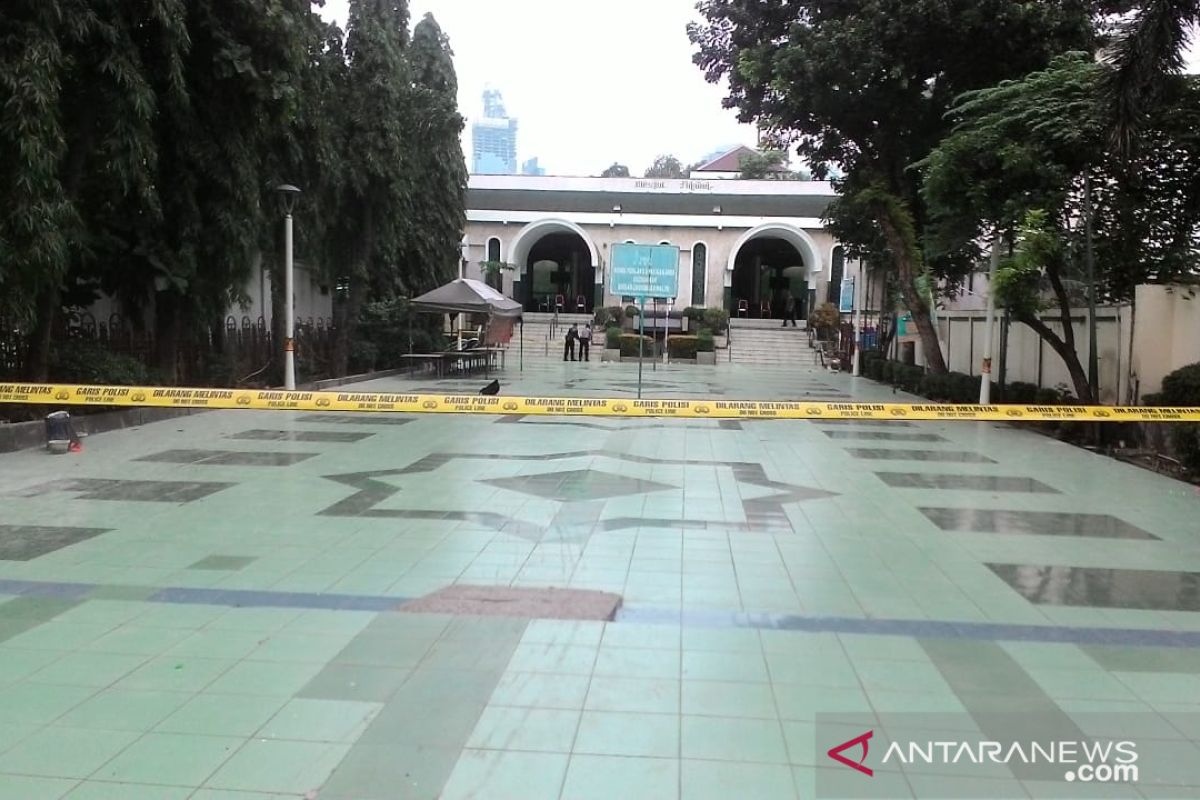 Sebuah benda mencurigakan ditemukan di Masjid Sunda Kelapa