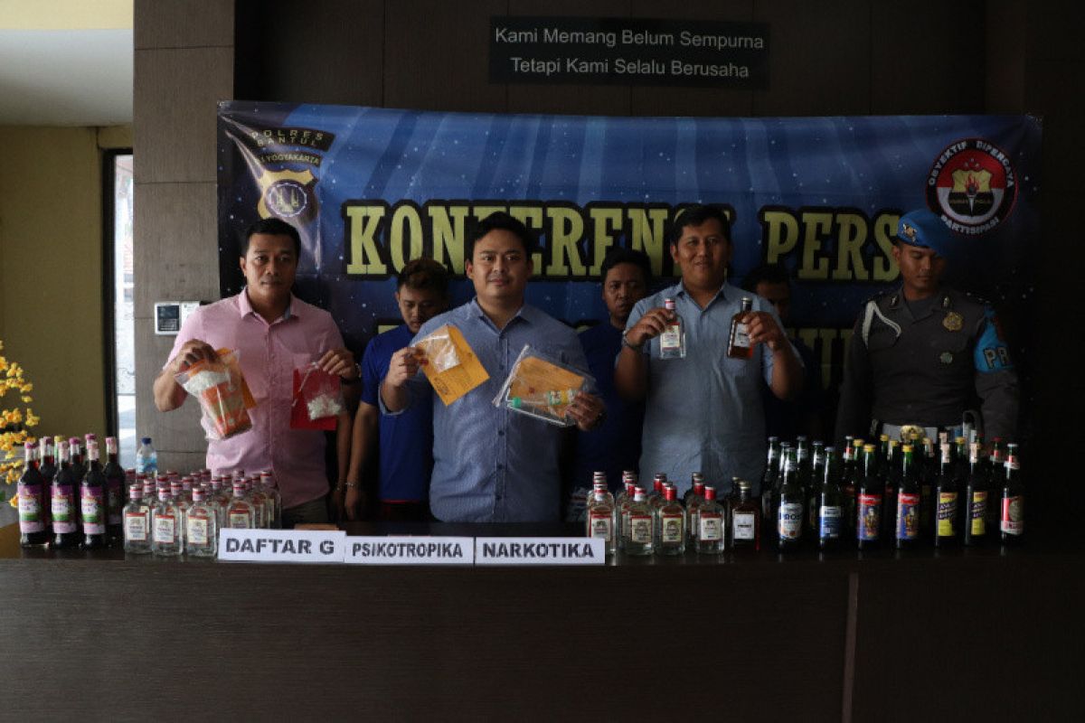 Polres Bantul sita narkotika dan ratusan botol minuman keras selama Desember