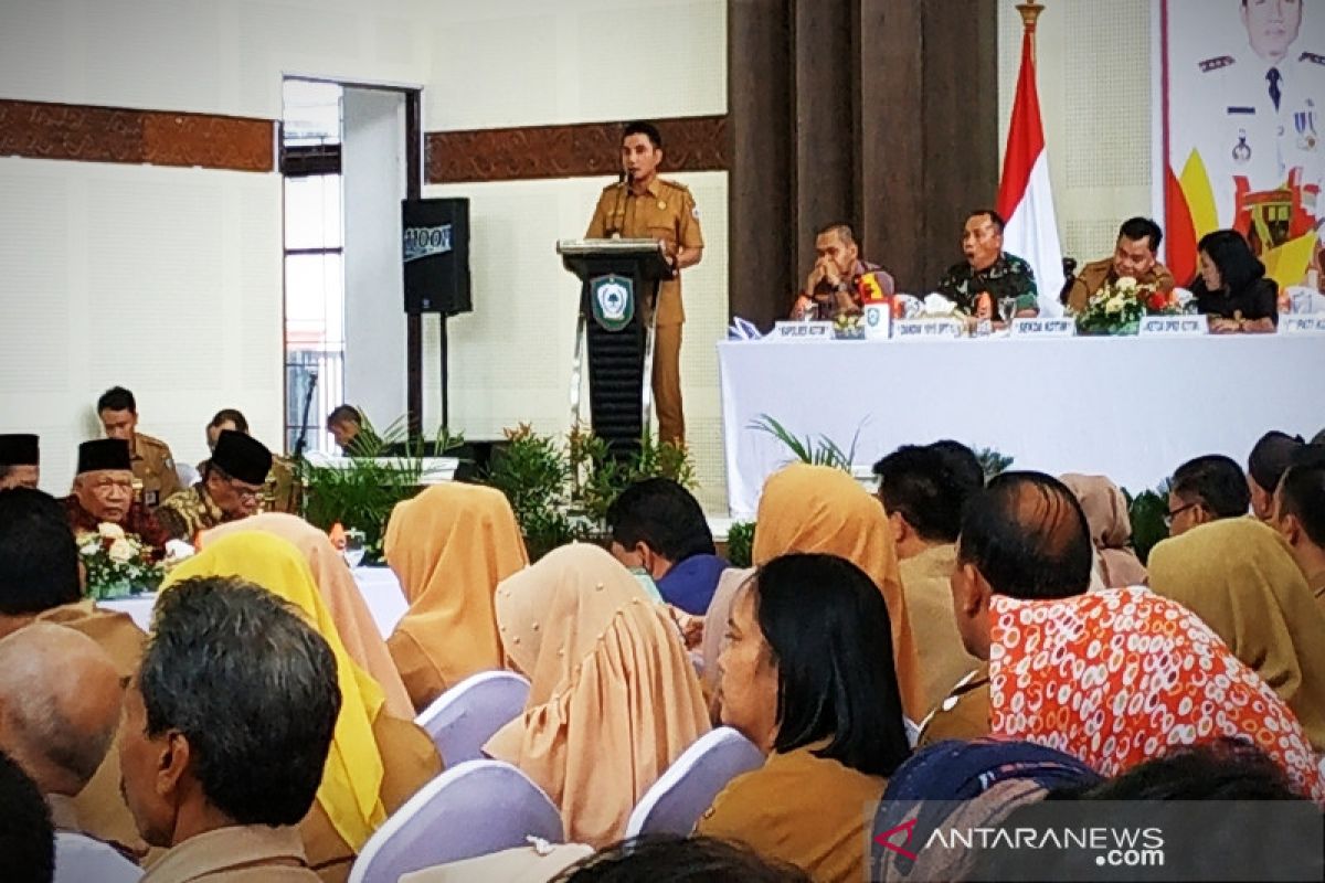 Pimpin rapat evaluasi akhir tahun, ini harapan Bupati Kotim