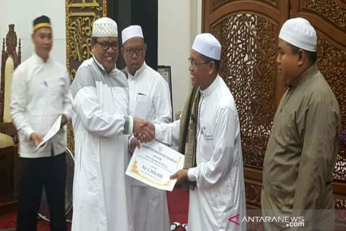 Sambut Pergantian Tahun Dengan Ibadah Sholat Hajad