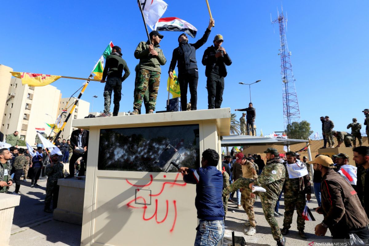 Paramiliter Irak minta pendukungnya mundur dari Kedubes AS