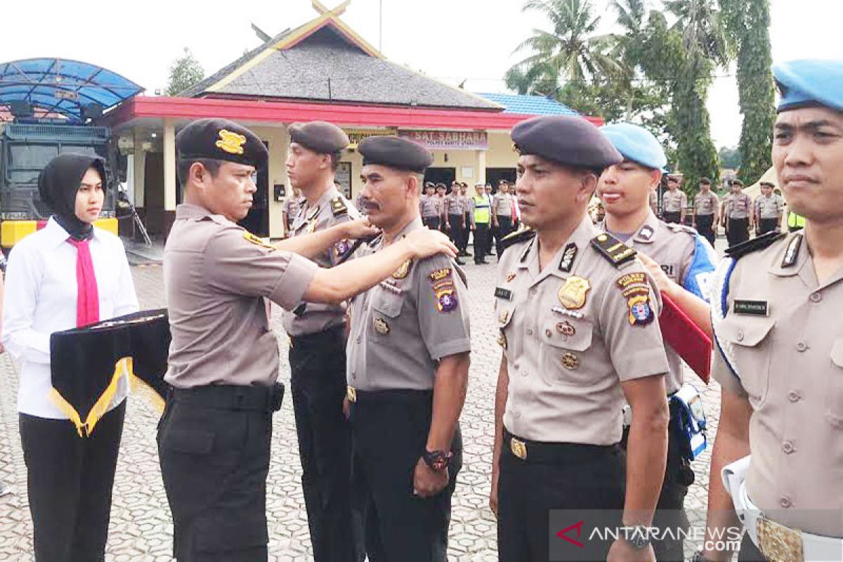 50 anggota Polres Barito Utara naik pangkat