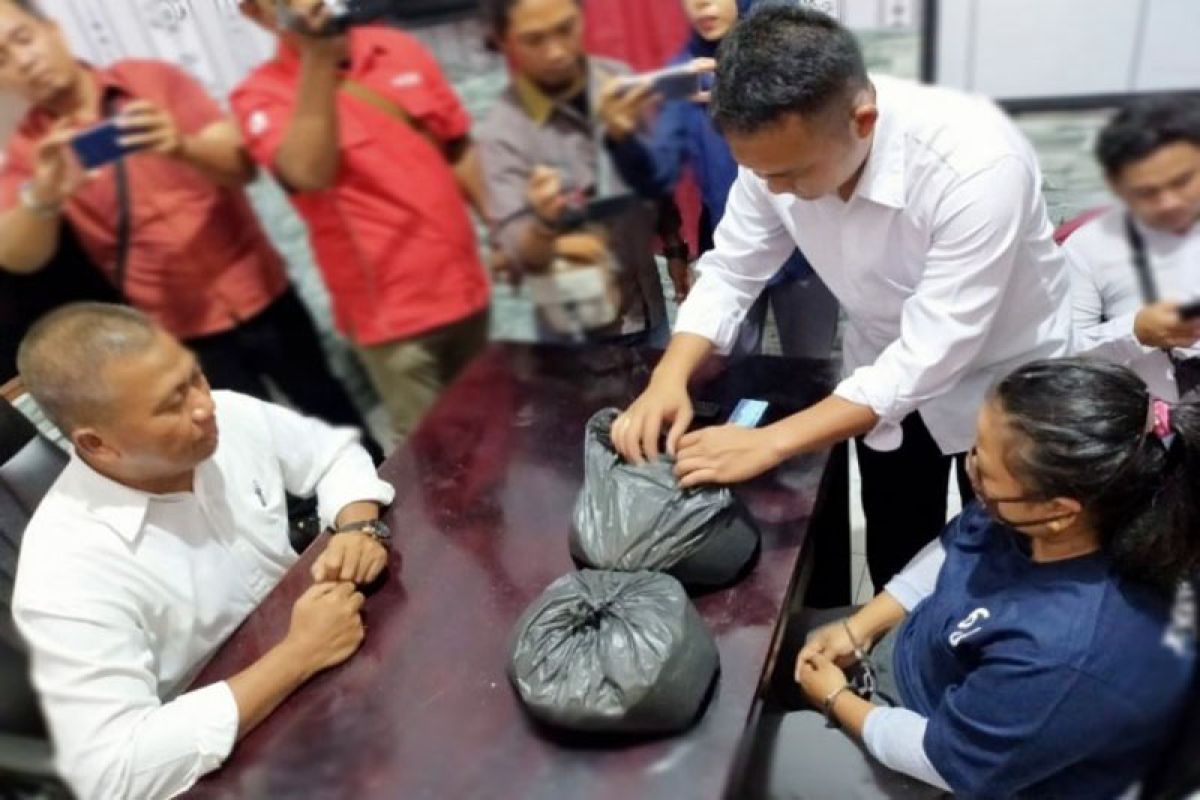 Polisi ungkap bisnis narkoba yang disembunyikan dalam kantong beras