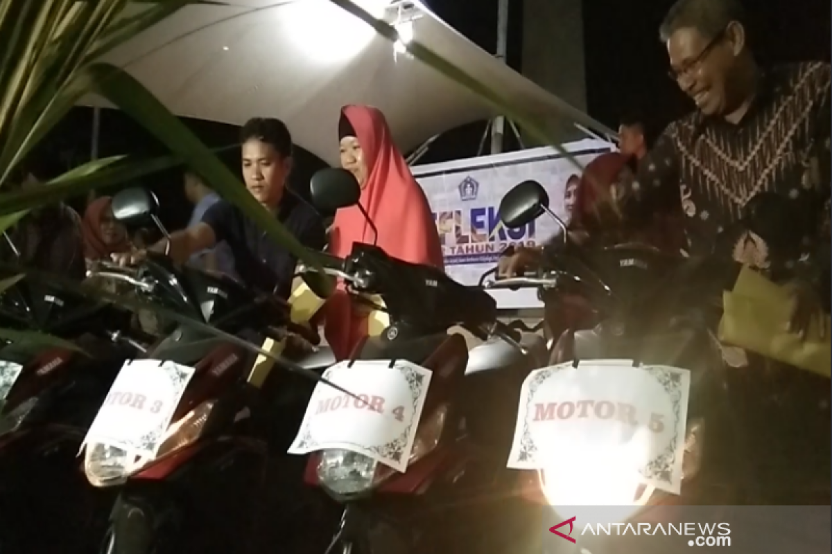 Malam tahun baru, ASN berprestasi dapat pengahargaan 10 unit motor