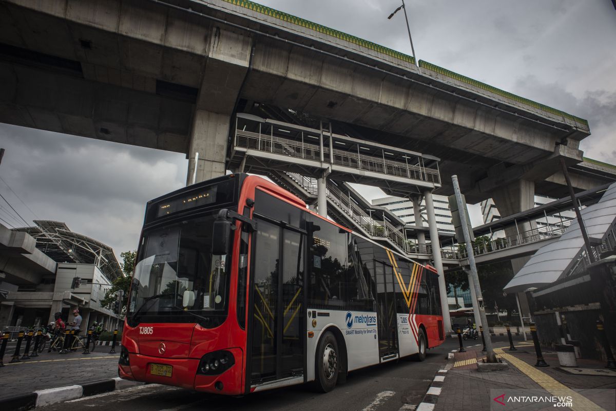 TransJakarta Dapat Anugerah Revolusi Mental 2019, Tri Mumpuni: Transformasi Sosial yang Berhasil