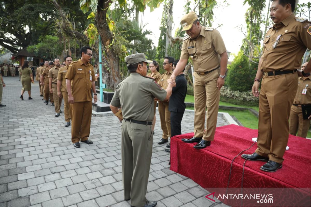 Bupati Gianyar perbaiki tradisi birokrasi guna percepat pembangunan