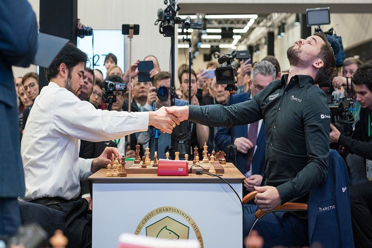 GM Magnus Carlsen sempurnakan gelar usai catur kilat