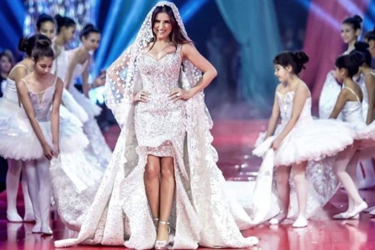 Gaun pengantin desainer Mesir ini dibanderol dengan harga Rp2 miliar
