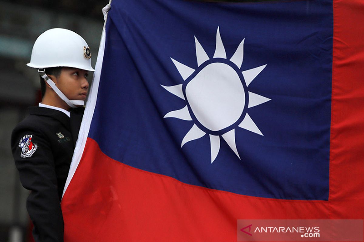 Helikopter mendarat darurat, Pejabat militer Taiwan dinyatakan hilang