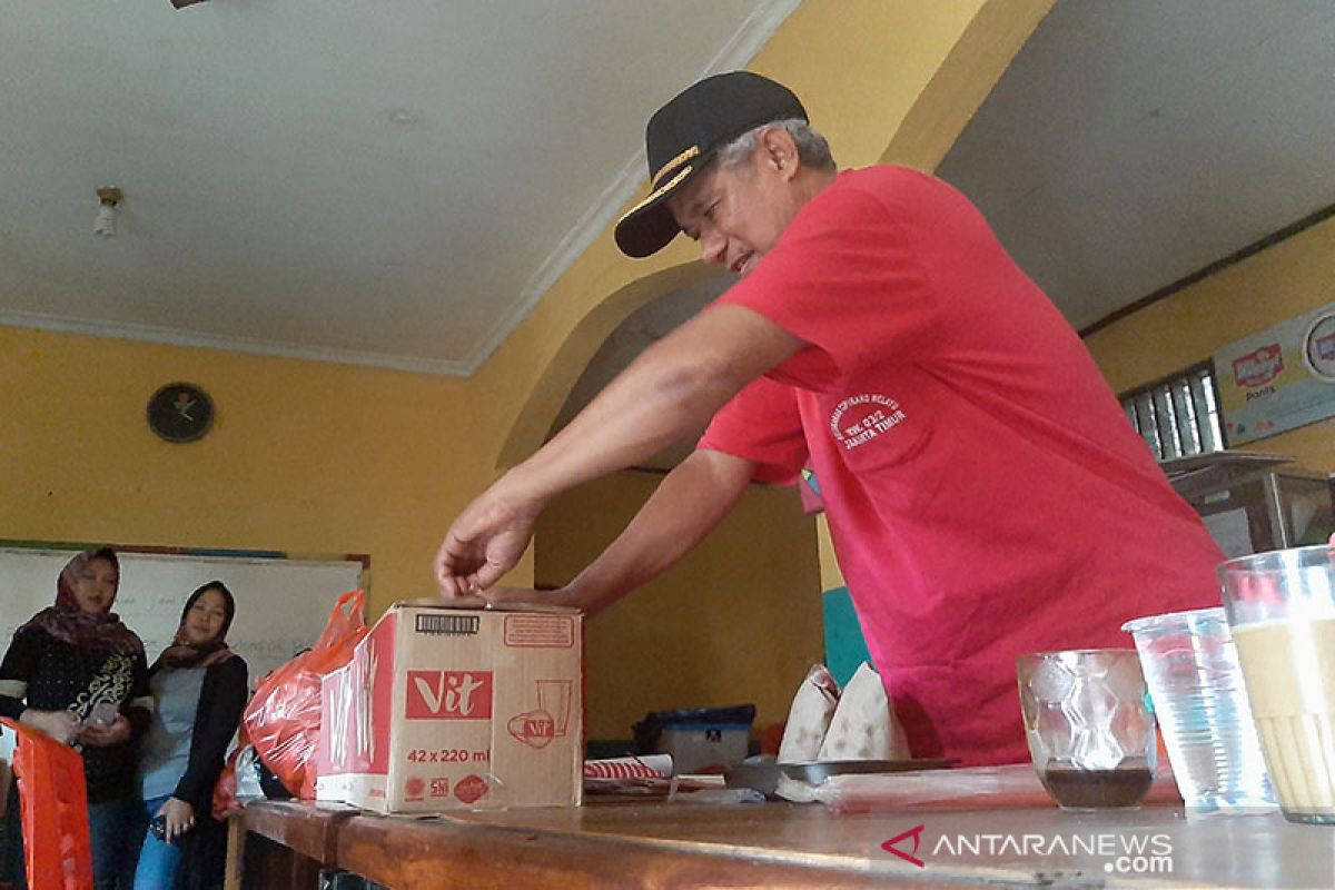 Pengungsi banjir di Cipinang Melayu masih belum dapat bantuan makanan