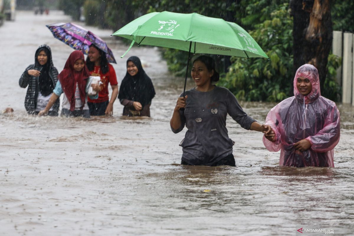 Cuaca ekstrem diprakirakan meliputi Indonesia hingga sepekan ke depan