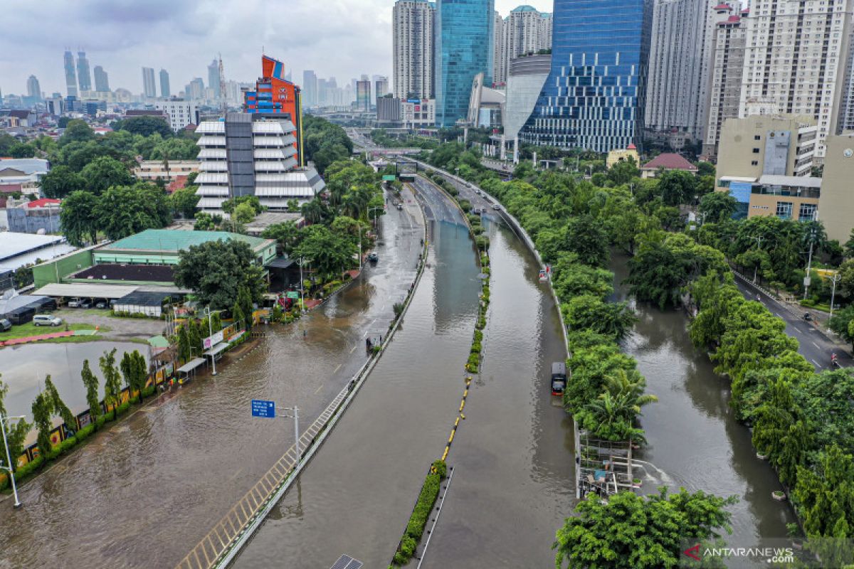 PLN padamkan listrik sejumlah kawasan Jabodetabek terdampak banjir