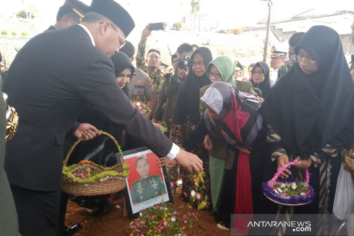 Dandim Bengkulu Selatan-Kaur dikebumikan di TMP Balai Buntar