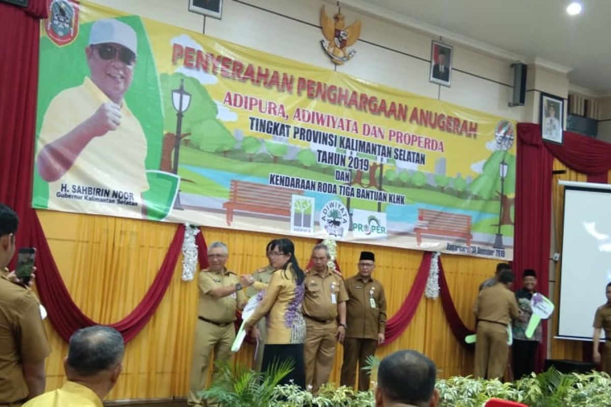 11 sekolah  raih penghargaan Adiwiyata tingkat Provinsi Kalsel